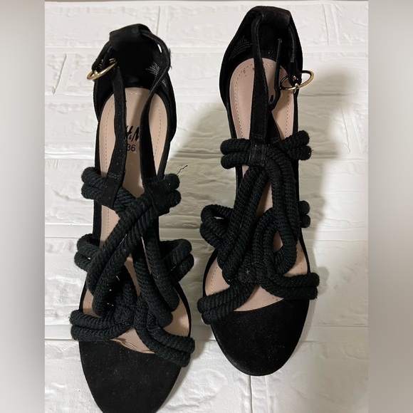 H&M Shoes - H&M Heels Size 5.5
